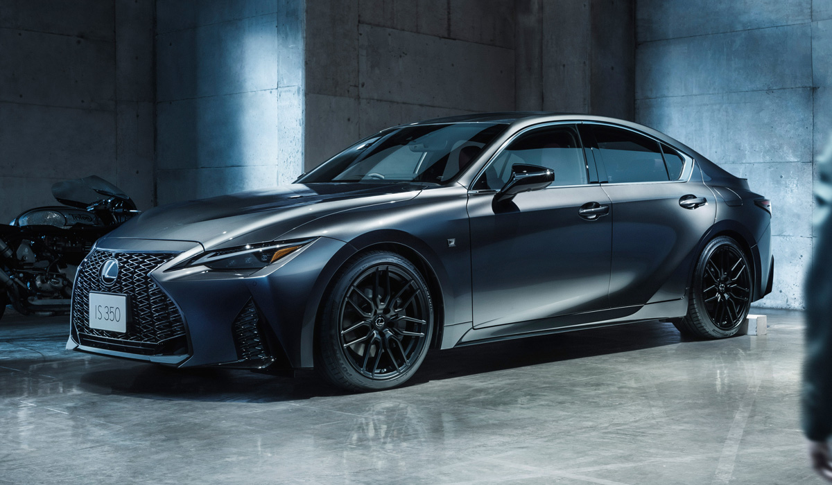 Новый Lexus IS для Японии: гибрид и Mode Black — Авторевю