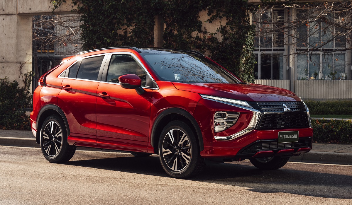 Обновленный кроссовер Mitsubishi Eclipse Cross заметно прибавил в габаритах  — Авторевю