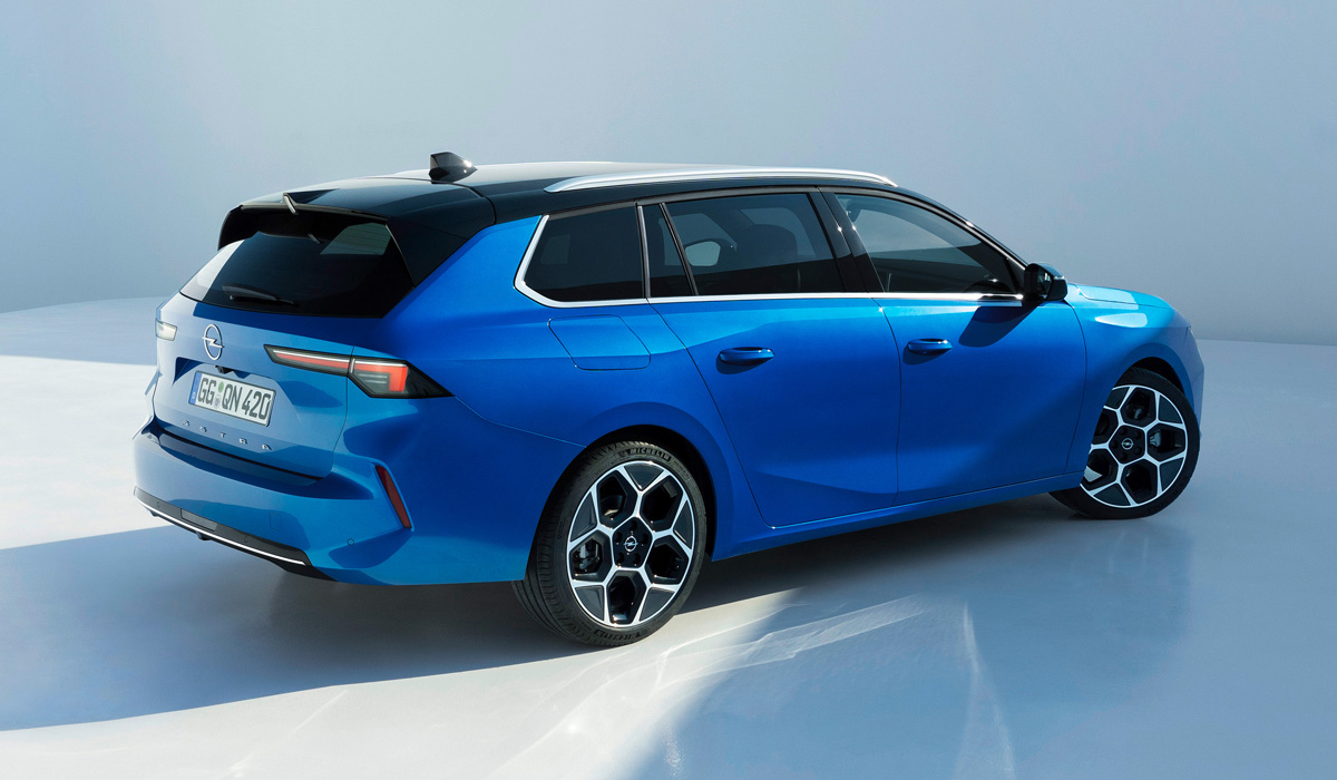 Opel Astra нового поколения: теперь и универсал Sports Tourer