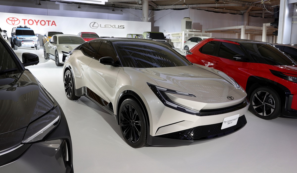 Пятнадцать электромобилей Toyota: «мини-Крузак», пикап, родстер, народный седан и лапша с креветками