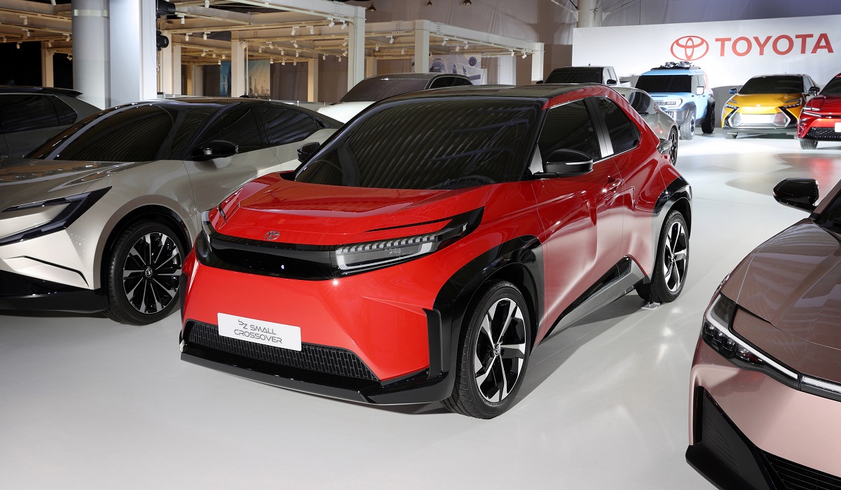 Пятнадцать электромобилей Toyota — «мини-Крузак», пикап, родстер, народный  седан и лапша с креветками — Авторевю