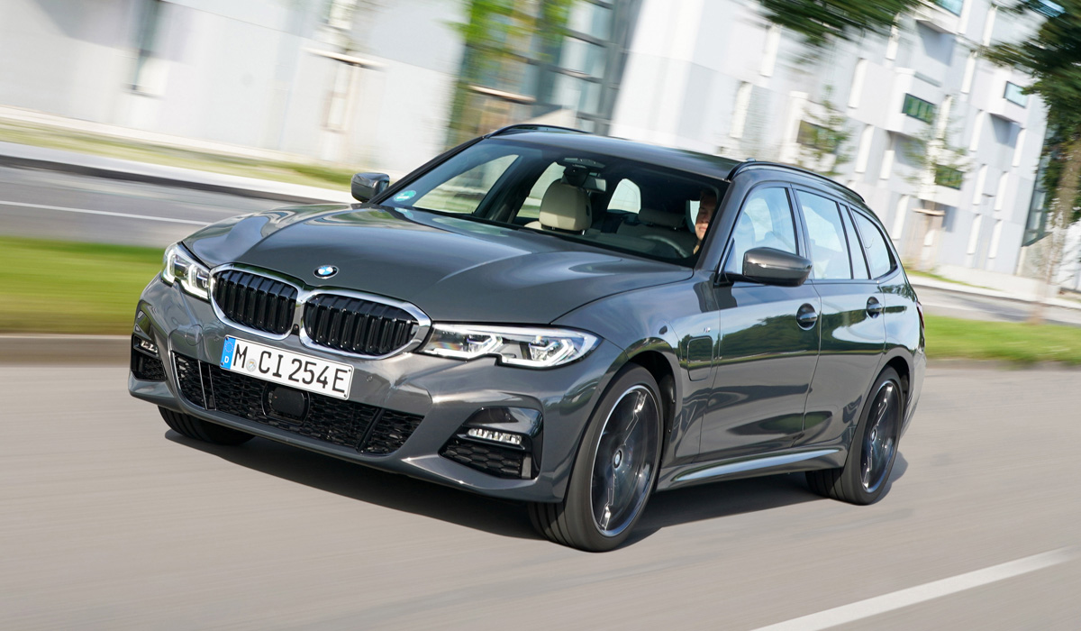Новые версии, базовые гибриды и другие обновки BMW