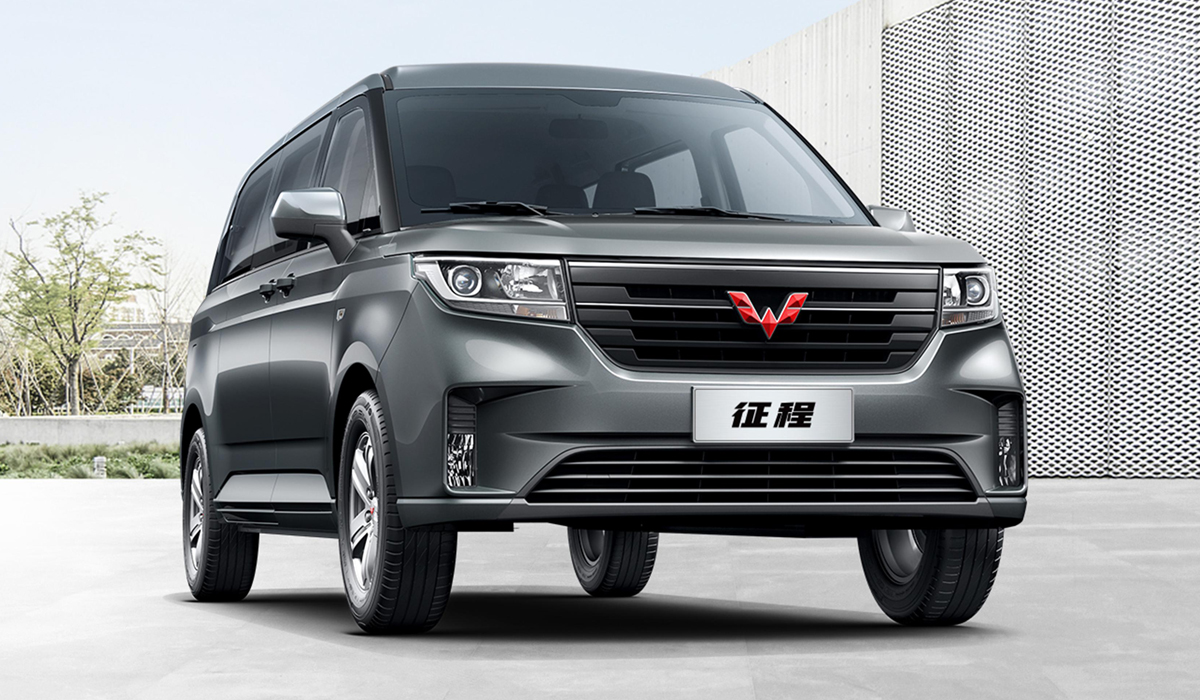 GM и SAIC выпустили дешевый минивэн Wuling Journey 