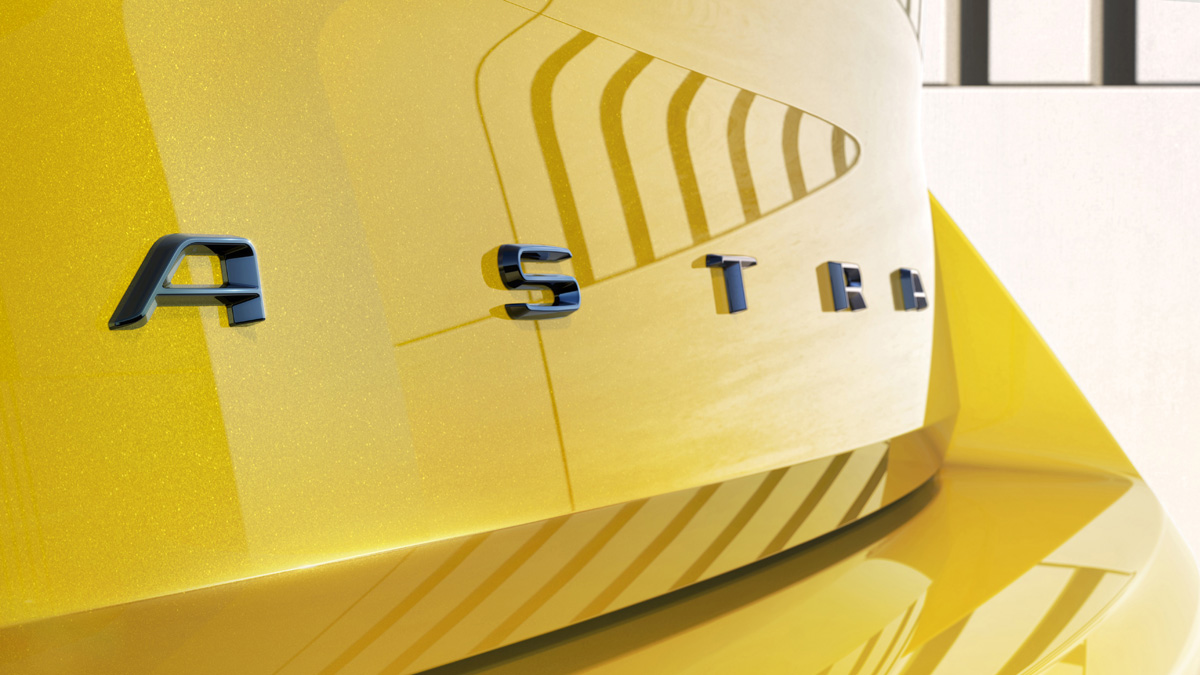 Opel Astra нового поколения: первые тизеры