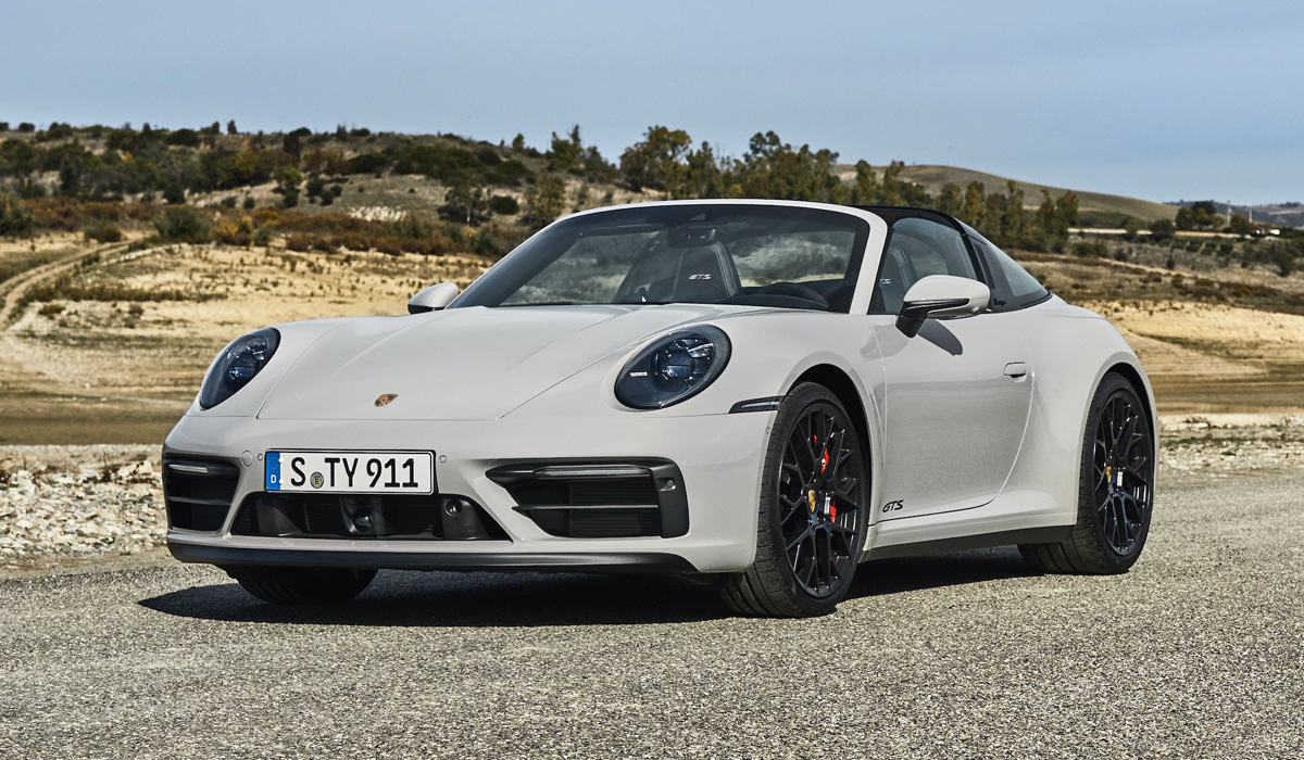 Новый Porsche 911 Carrera GTS расположился между версиями S и Turbo
