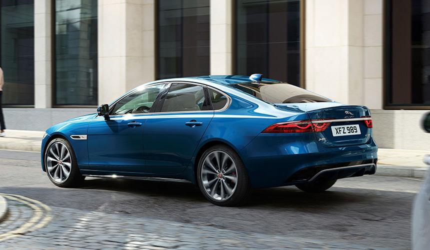 Обновленный Jaguar XF: объявлены цены в России