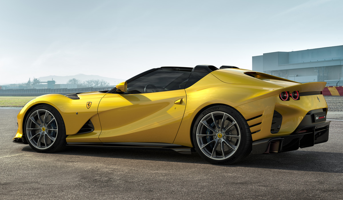 Новая Ferrari 812 Competizione: самый мощный V12 и передовое шасси —  Авторевю