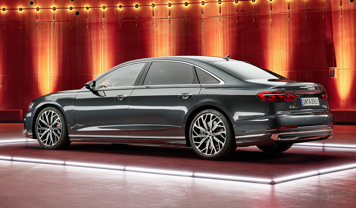 Представлен обновленный седан Audi A8 — Авторевю