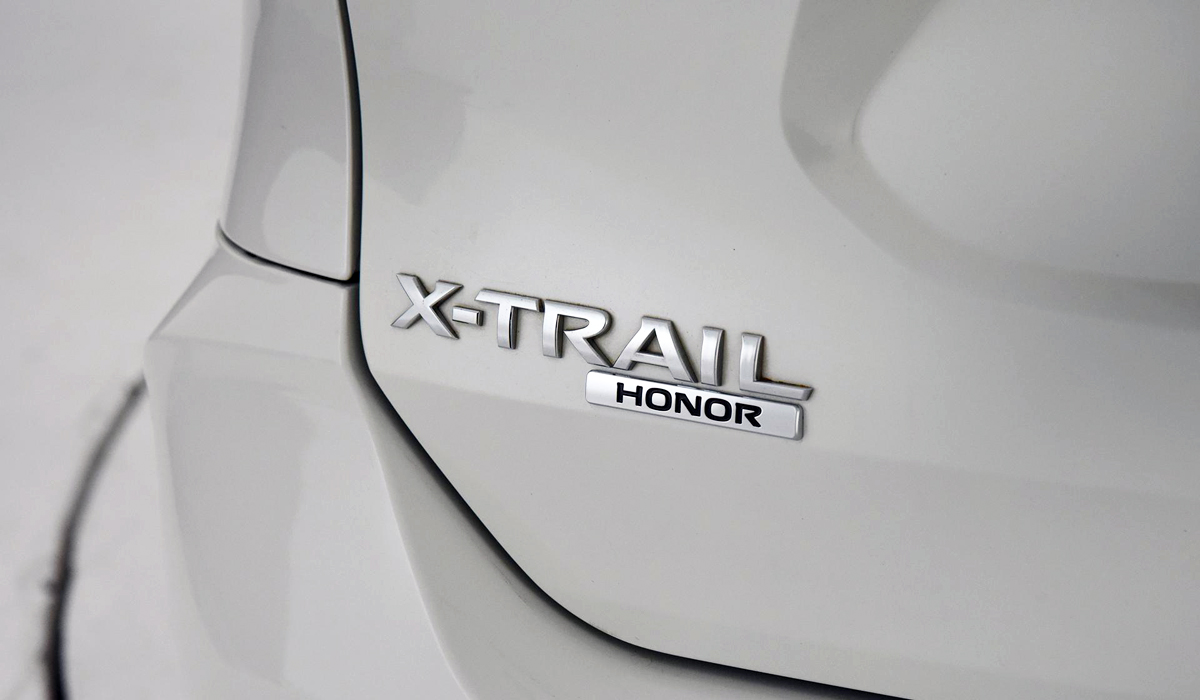 Nissan X-Trail третьего поколения останется в строю (с приставкой Honor)