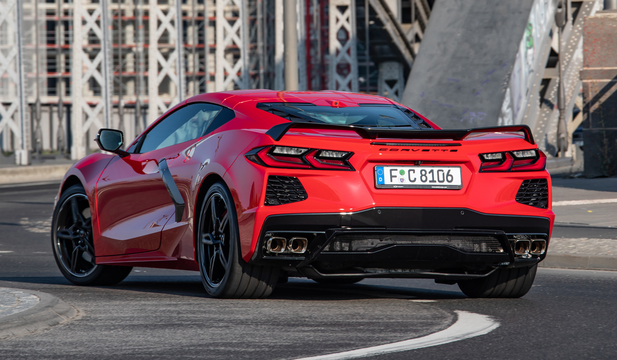 Новый Corvette пришел в Европу: мощность меньше, цены выше