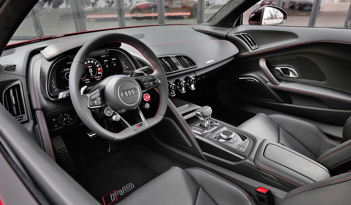 Заднеприводный Audi R8 стал мощнее и быстрее