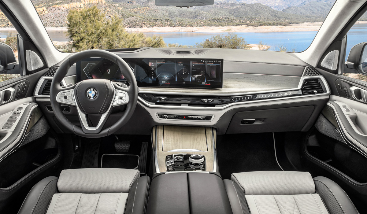 Рестайлинговый BMW X7 показал новое лицо марки