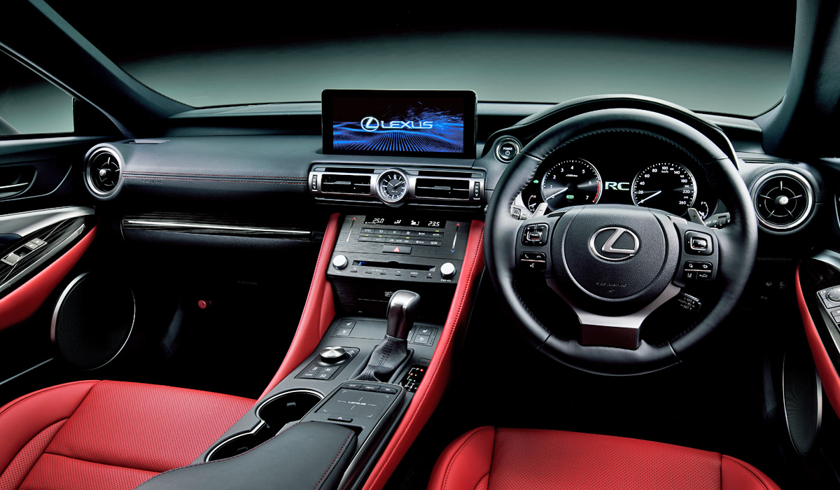 Купе Lexus RC: очередная модернизация вместо нового поколения
