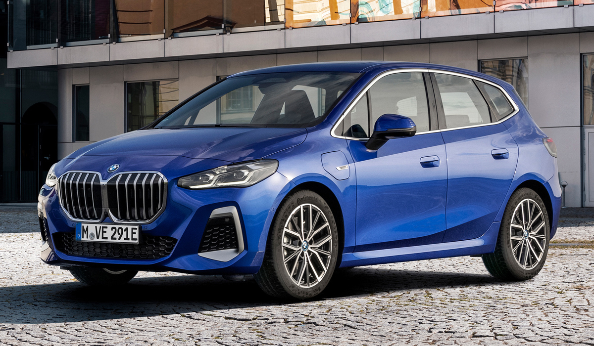 Анонсы BMW: новые модификации, парковка со смартфона и другое