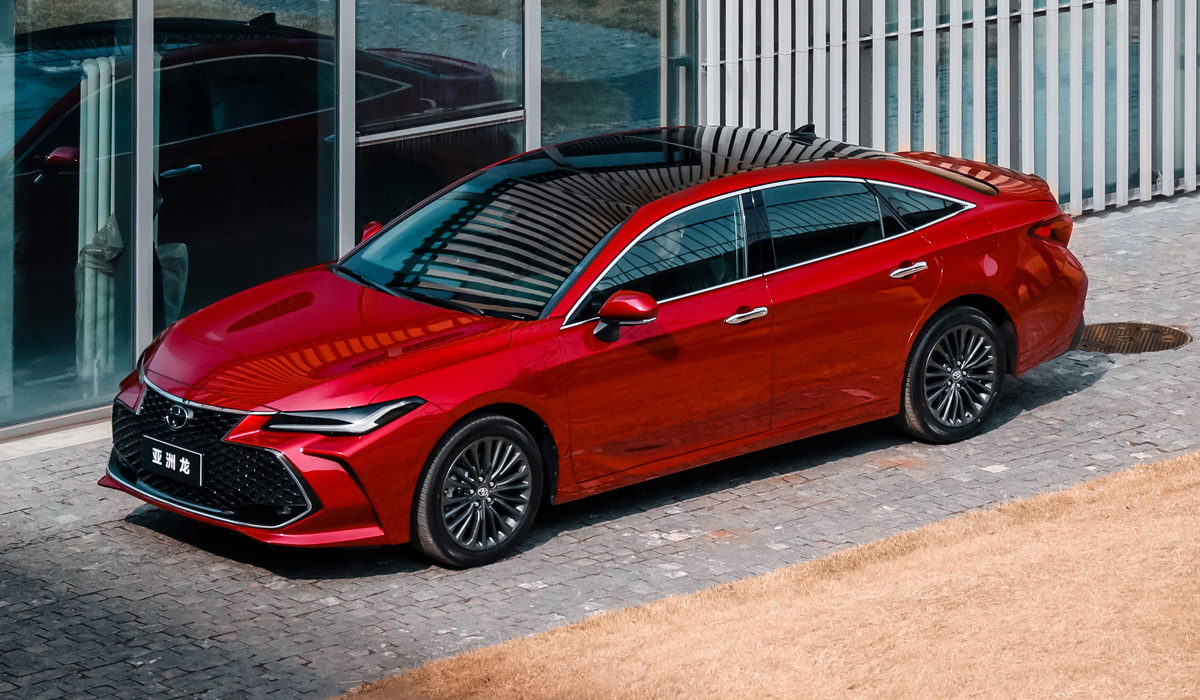 Обновленный седан Toyota Avalon: уже не для Америки