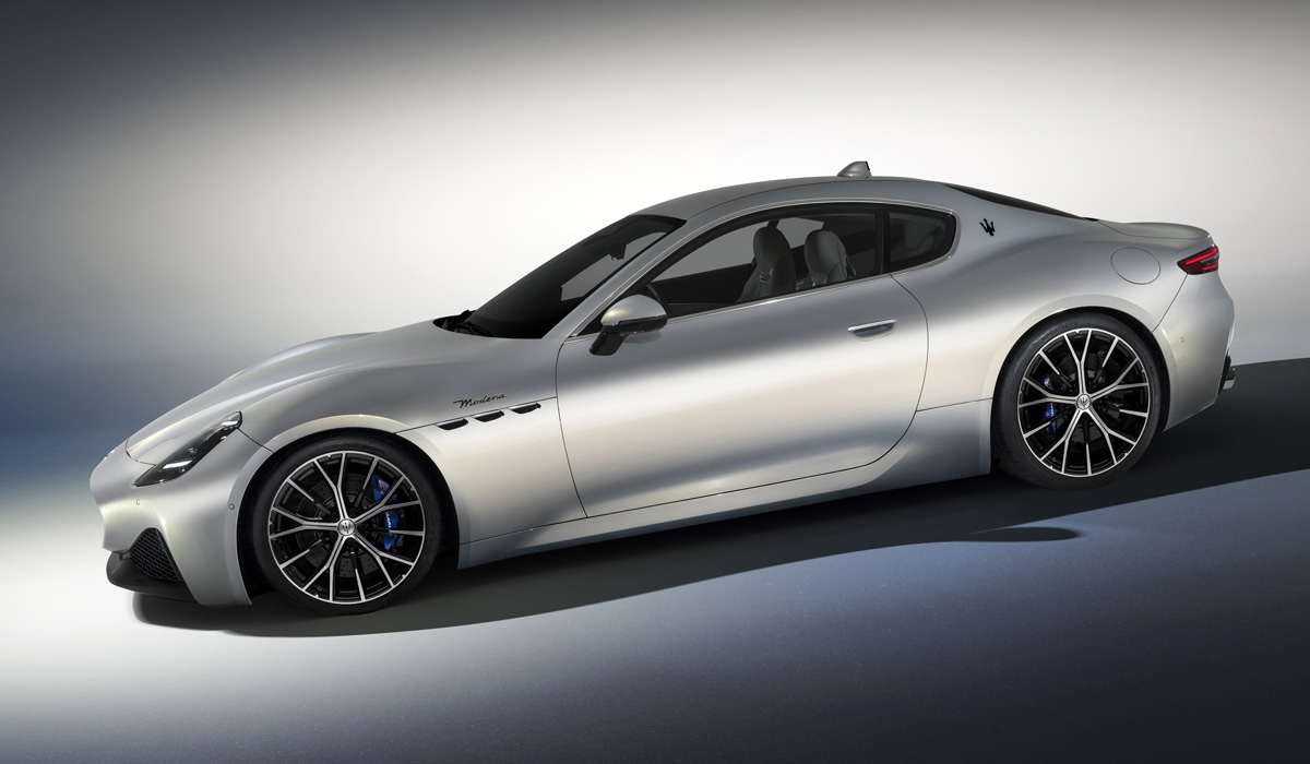 Купе Maserati GranTurismo дебютировало в трех версиях