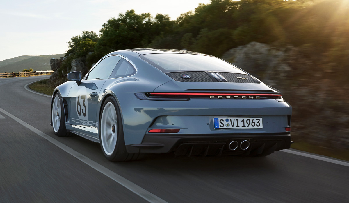 Юбилейное купе Porsche 911 S/T: атмосферник с «механикой»