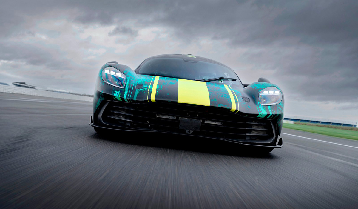Предсерийный Aston Martin Valhalla вышел на тесты