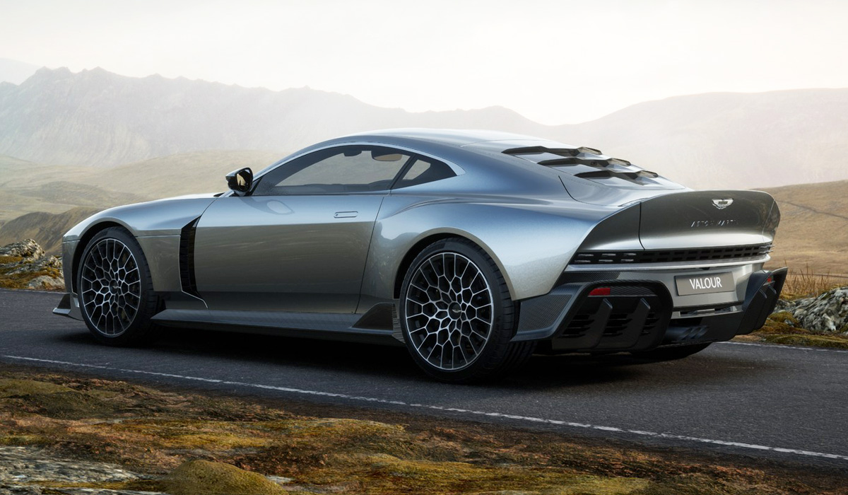 Aston Martin Valour предложил V12 с «механикой»
