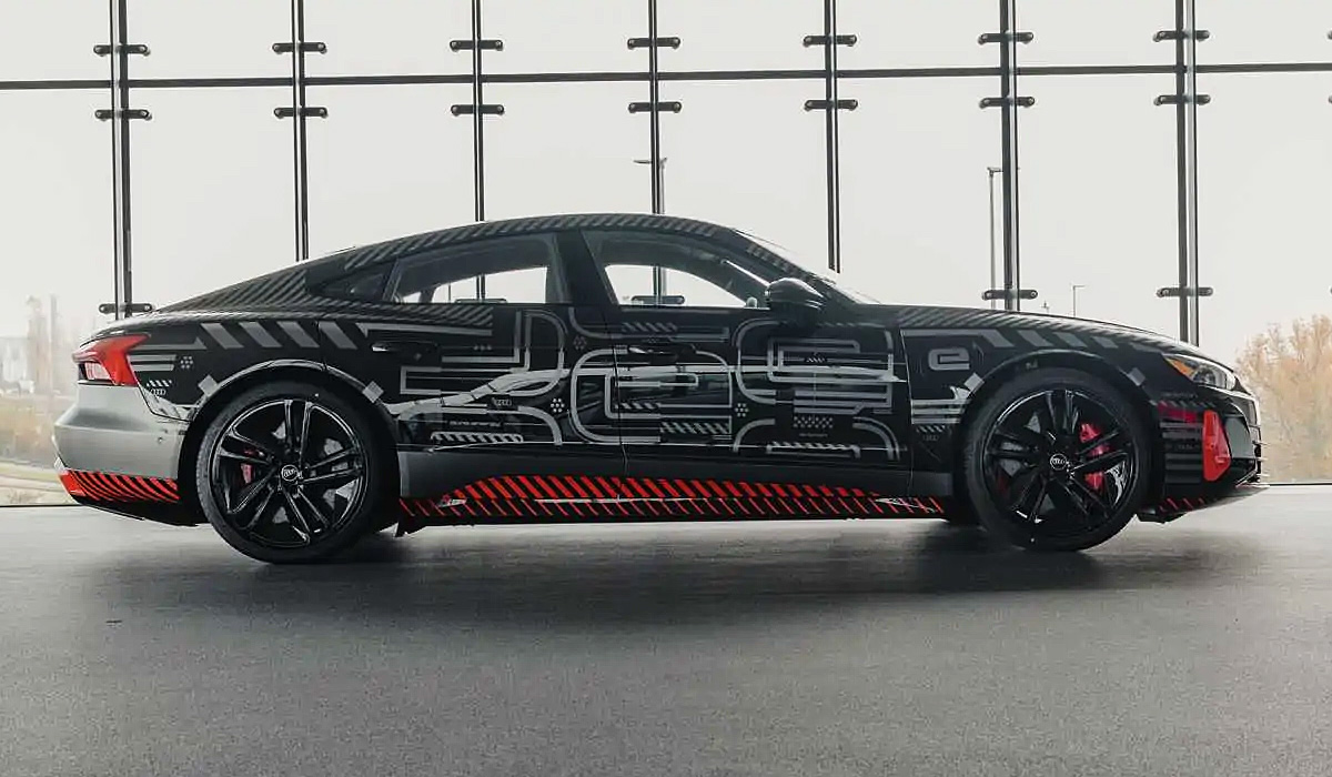 Дайджест дня: рестайлинговый Audi Q3, новый Supercharger и другие события индустрии