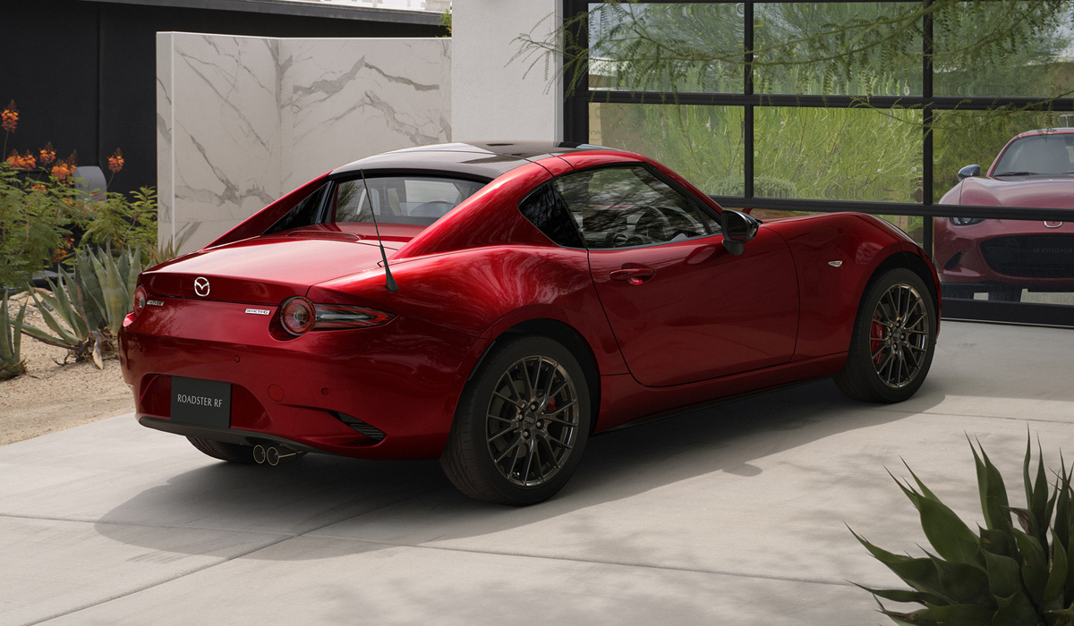 Родстер Mazda MX-5 подвергся небольшому обновлению