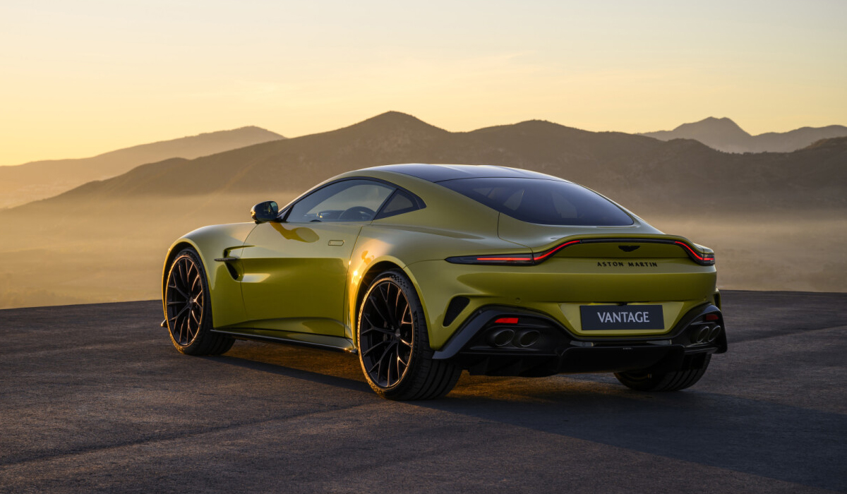 Суперкар Aston Martin Vantage стал на треть мощнее