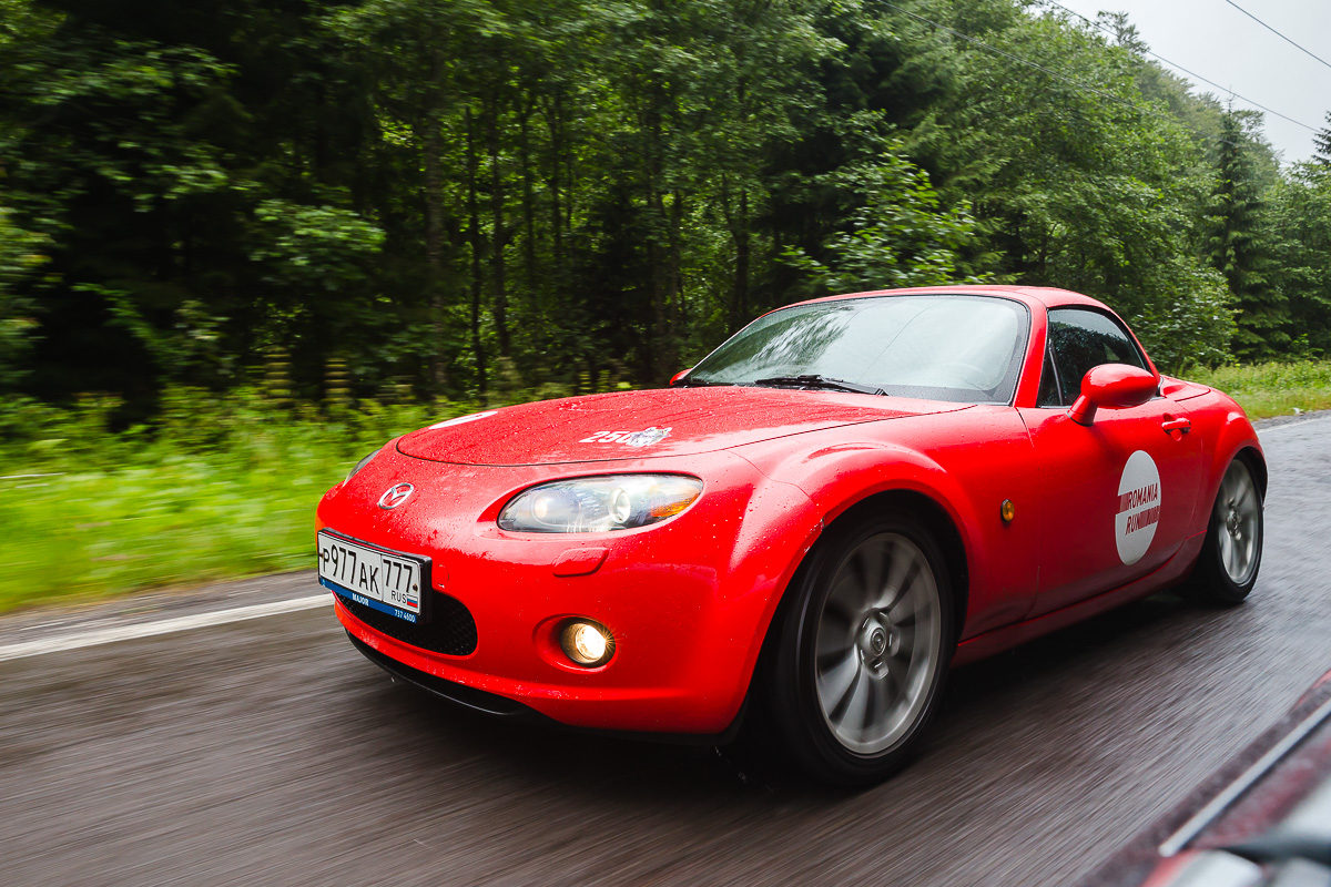 Путешествие в Румынию на родстерах Mazda MX-5. Часть вторая: Трансфагараш —  Авторевю