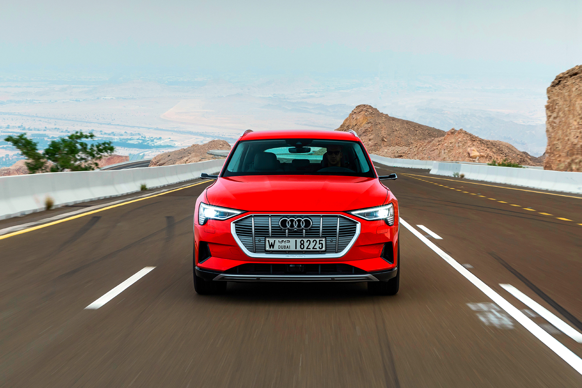 Е-Тролль: первый серийный электромобиль Audi в арабских песках