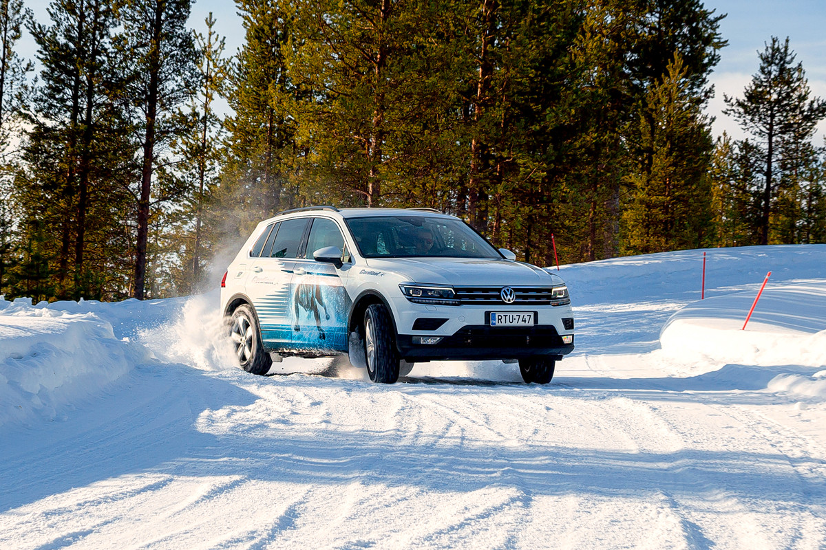 Тест шин cordiant. Кардиант2 снежный крос. Cordiant Snow Cross 2 SUV. Тест зимних шин 2022 Cordiant Snow Cross 2. Snow Cross 2001.