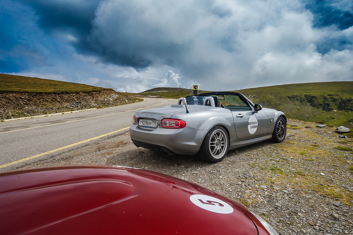 Путешествие в Румынию на родстерах Mazda MX-5. Часть третья: Трансальпина и  итоги — Авторевю