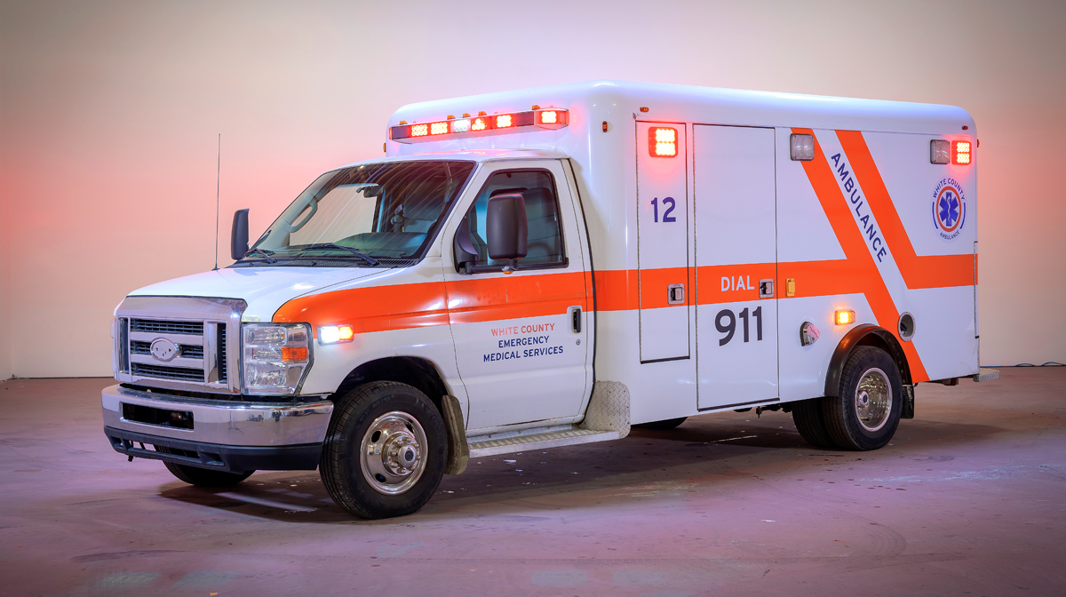 Скорая живот. 2011 Ford e-350 Ambulance. Ford Ambulance. 70' Van Superior Ford Ambulance. Ford service Ambulance 1989.