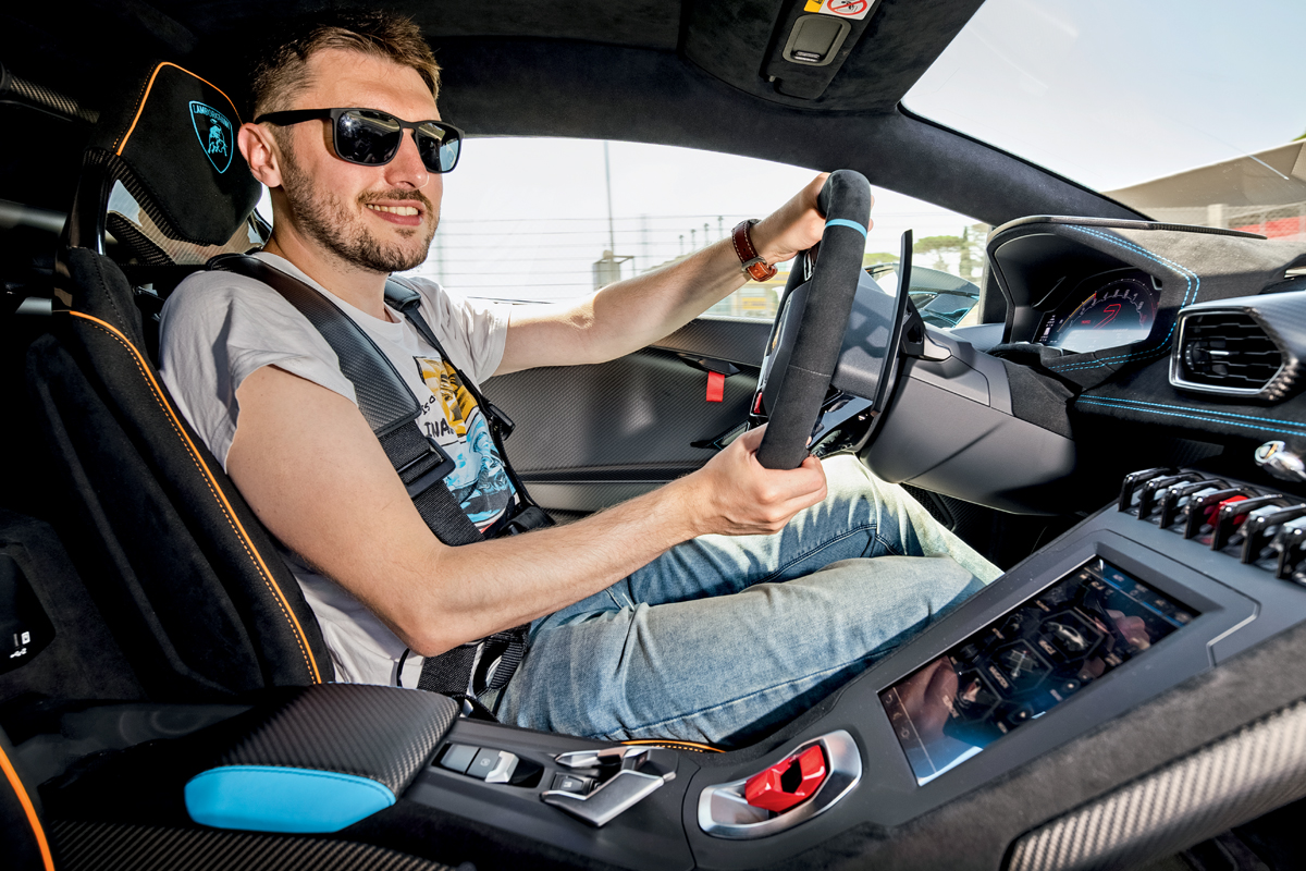 STO к одному — Lamborghini Huracan STO в роли идеального суперкара
