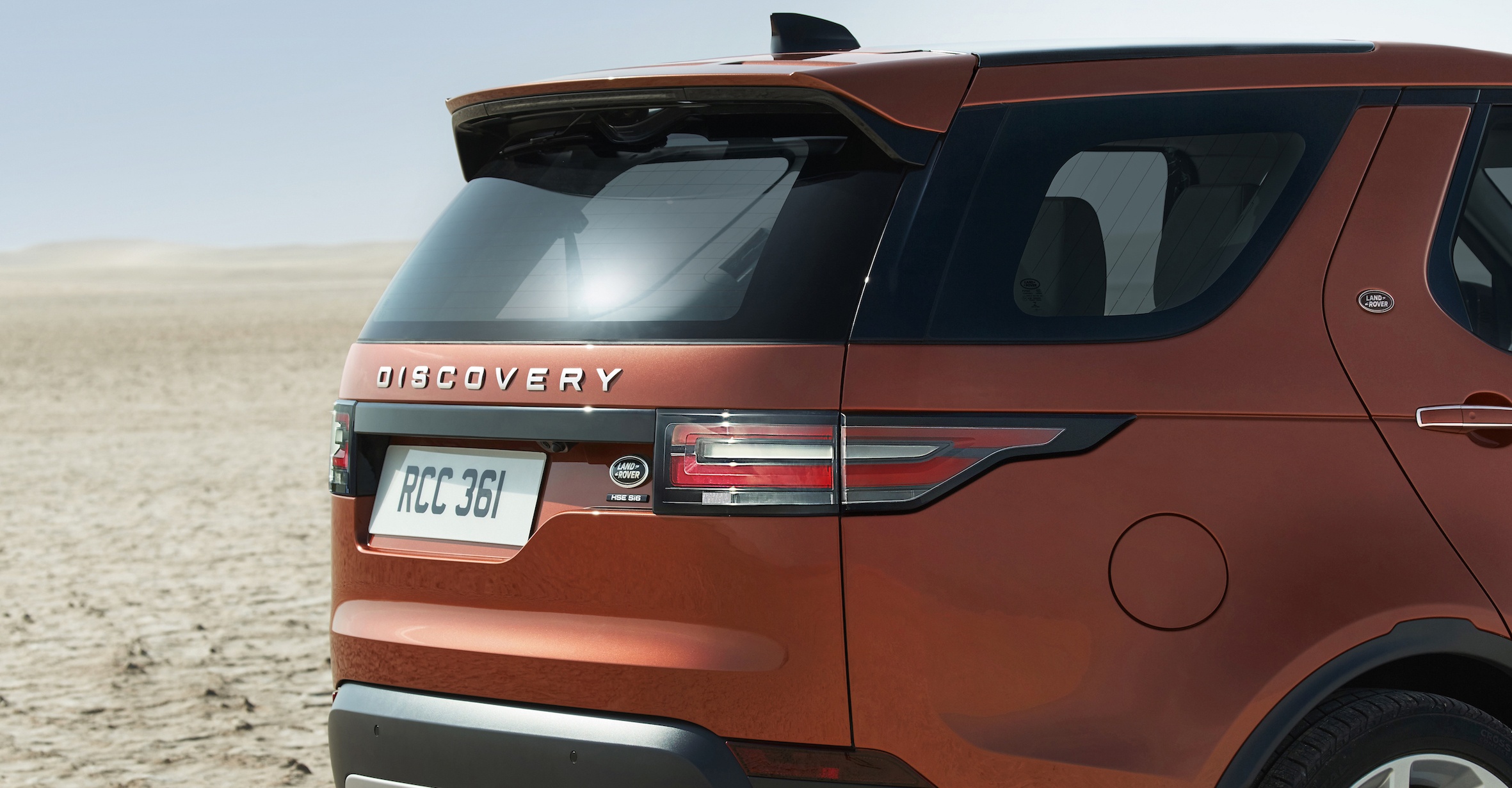 Land Rover официально представил новый внедорожник Discovery Sport