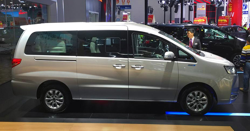 Китайский минивэн jac