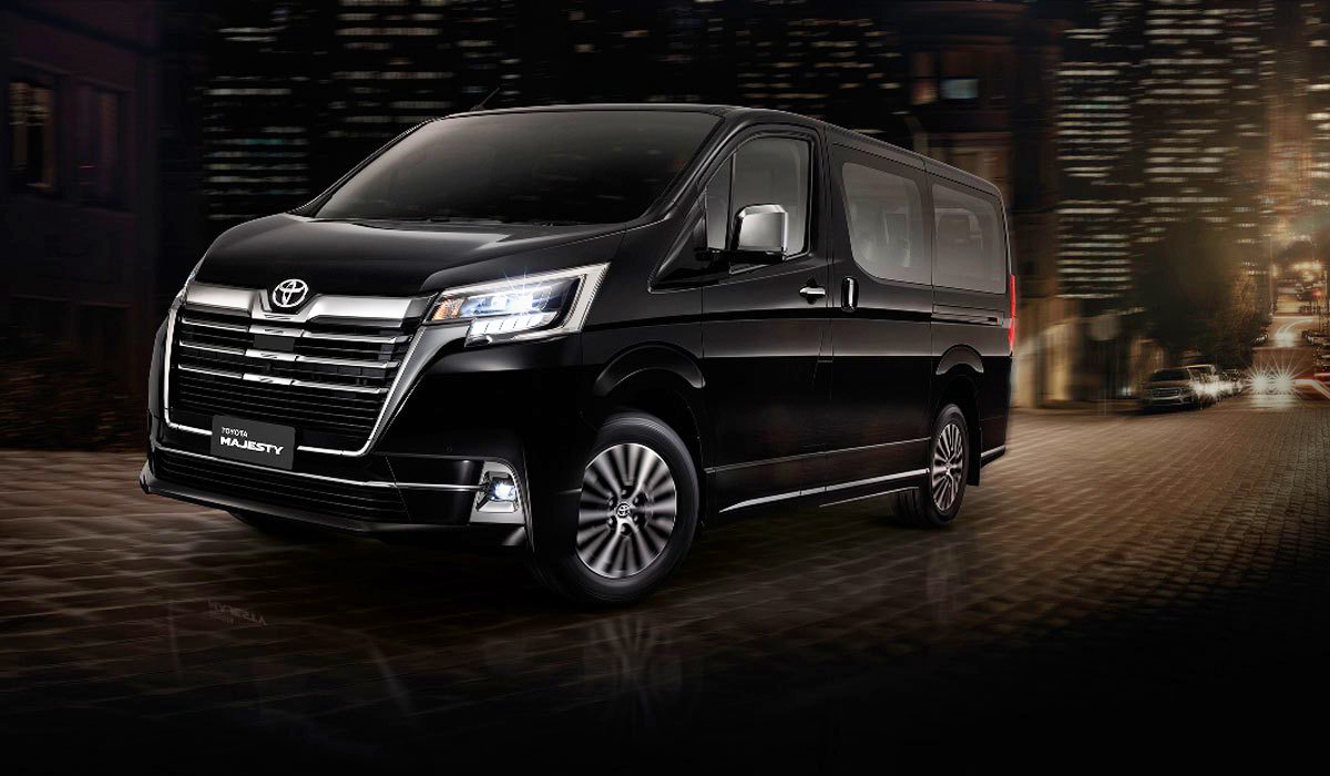 Минивэн Тойота Hiace 2019