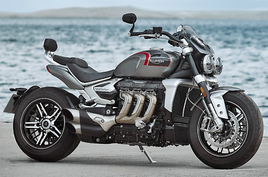 Мотоцикл Triumph Rocket 3 нового поколения: мотор 2.5 и две версии