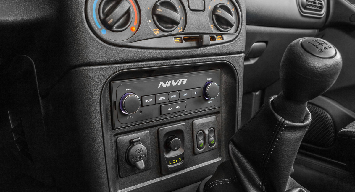 Установка мультимедийной системы Chevrolet Niva