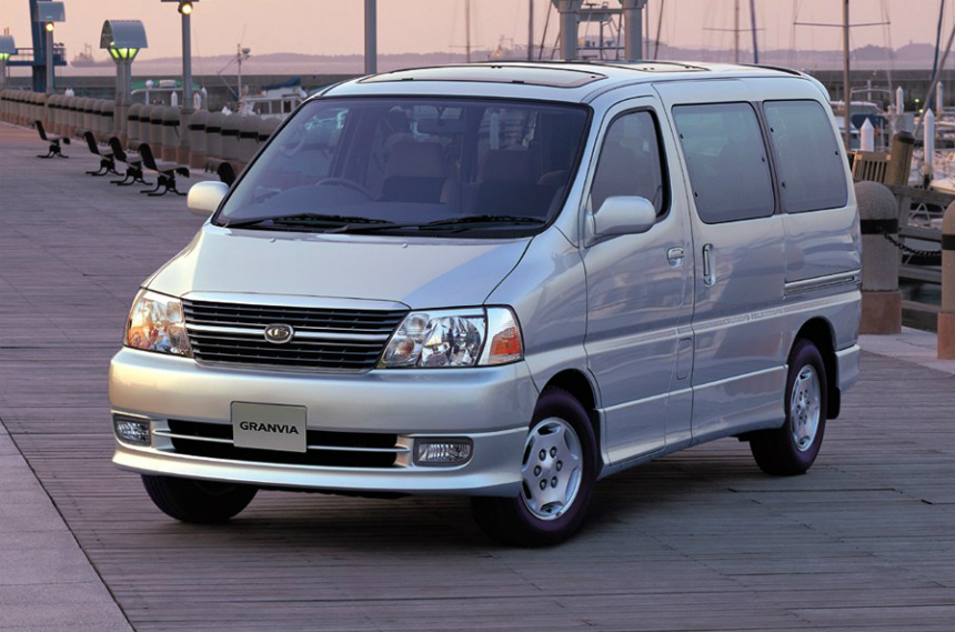 Минивэн Toyota HiAce на свадьбу (9 мест)