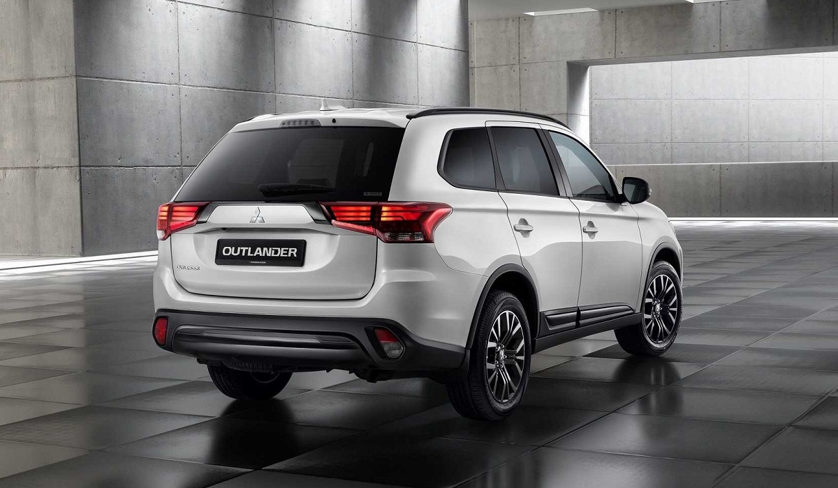 Mitsubishi Outlander Black Edition спецверсия для России — Авторевю