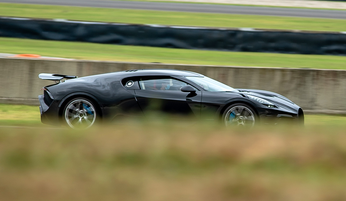 Bugatti la voiture noire 2019 салон