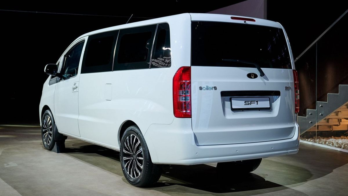 Представлен микроавтобус Sollers SF1
